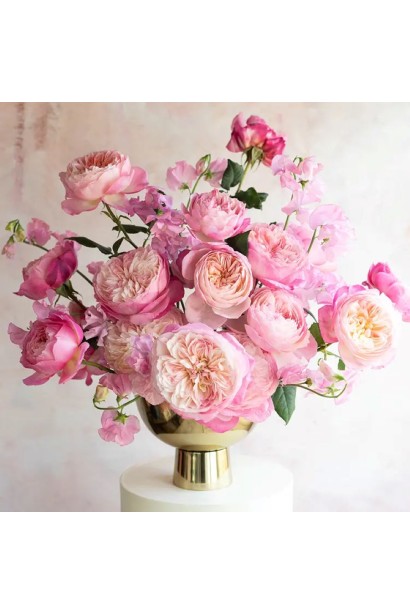 Троянда англійська Constance у флористичній композиції